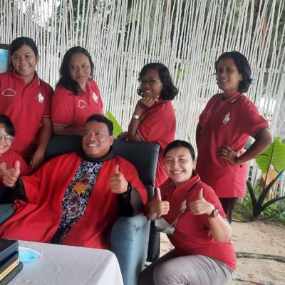 Sesi Foto Ibu2 Dengan Romo